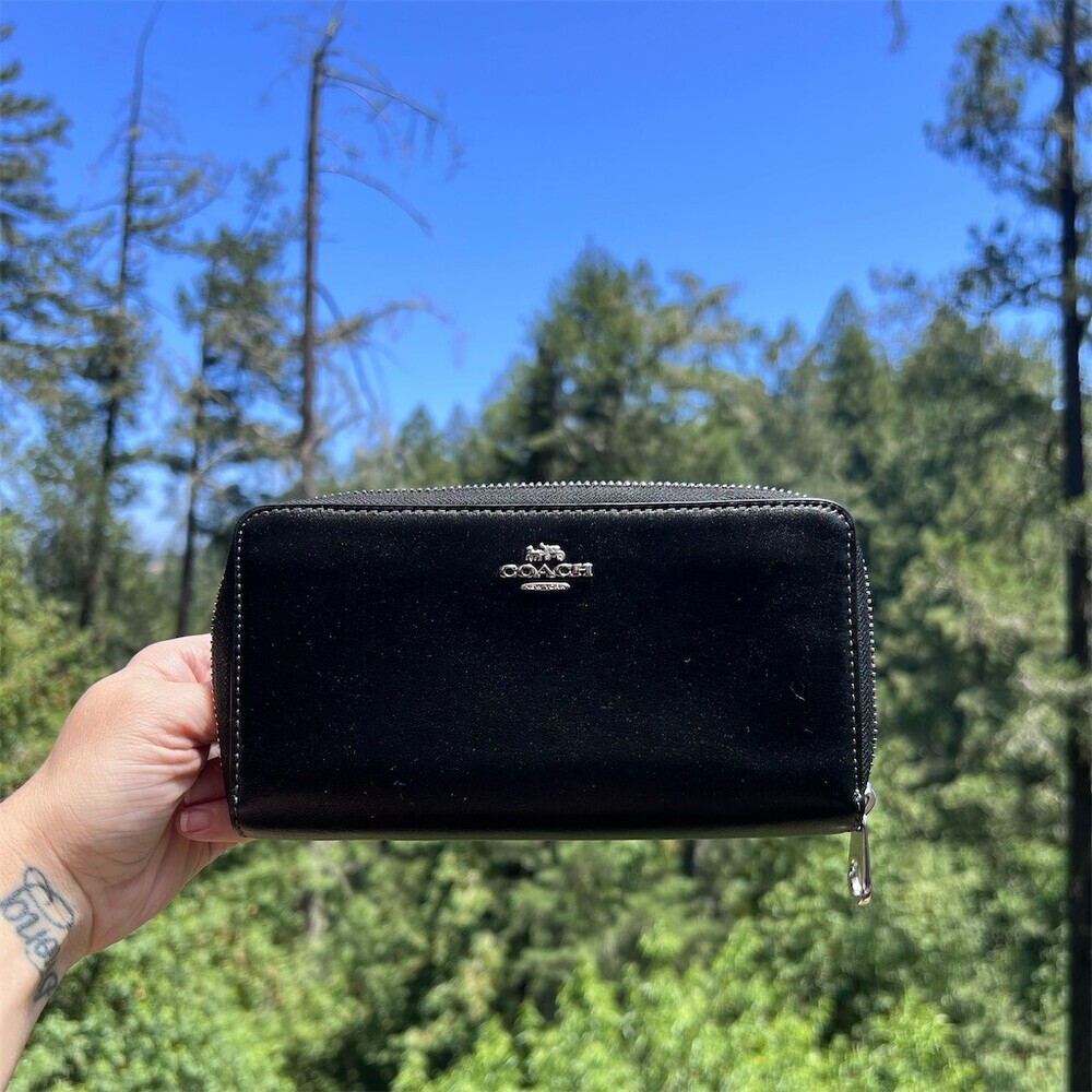 COACH Long Zip-Around Black Smooth Leather Clutch Wallet Silver Hardware AUTHNTC